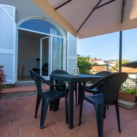 Luminoso Appartamento Con Ampia Terrazza San Bartolomeo Al Mare Exterior photo