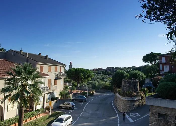 Luminoso Appartamento Con Ampia Terrazza